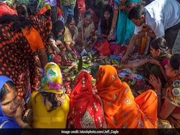 Vat Savitri Vrat 2019: जानिए वट सावित्री व्रत की तिथि, शुभ मुहूर्त, पूजा विधि, महत्व और व्रत कथा Vat Savitri Vrat 2019: जानिए वट सावित्री व्रत की तिथि, शुभ मुहूर्त, पूजा विधि, महत्व और व्रत कथा