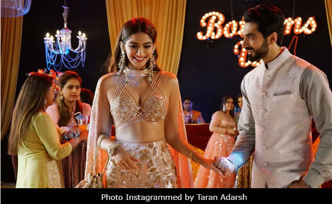 <I>Veere Di Wedding</I> Box Office Collection Day 5: Kareena Kapoor, Sonam Kapoor's Film Inches Closer To Rs 50 Crore Mark