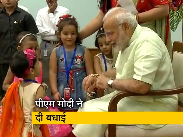 पीएम नरेंद्र मोदी ने रक्षाबंधन के मौके पर देशवासियों को दी बधाई