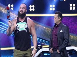 WWE रेसलर ने सलमान खान को किया चैलेंज, हाथ से मोड़ा लोहे का पैन और फिर हुआ कुछ ऐसा... देखें Video WWE रेसलर ने सलमान खान को किया चैलेंज, हाथ से मोड़ा लोहे का पैन और फिर हुआ कुछ ऐसा... देखें Video