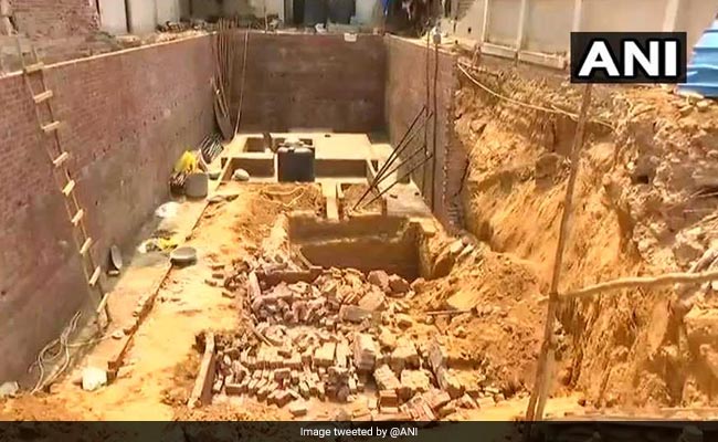 1 Killed, 5 Injured As Wall Collapses In South Delhi's Greater Kailash