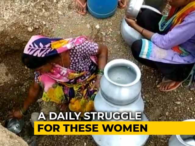 Women Dig With Bare Hands, Walk Miles For Water In Parched UP Village