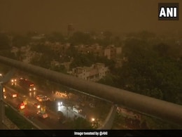 दिल्ली-NCR में तेज धूल भरी आंधी के साथ बारिश, विमान सेवा पर भी असर दिल्ली-NCR में तेज धूल भरी आंधी के साथ बारिश, विमान सेवा पर भी असर