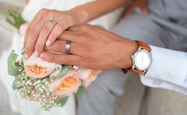Wedding From Home: UAE's Internet Marriage Option Amid COVID-19 Lockdown