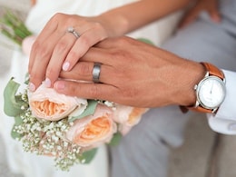 Man Orders Pizza At Salad-Only Wedding, Bride Finds Groom Too Sneaking A Slice Man Orders Pizza At Salad-Only Wedding, Bride Finds Groom Too Sneaking A Slice