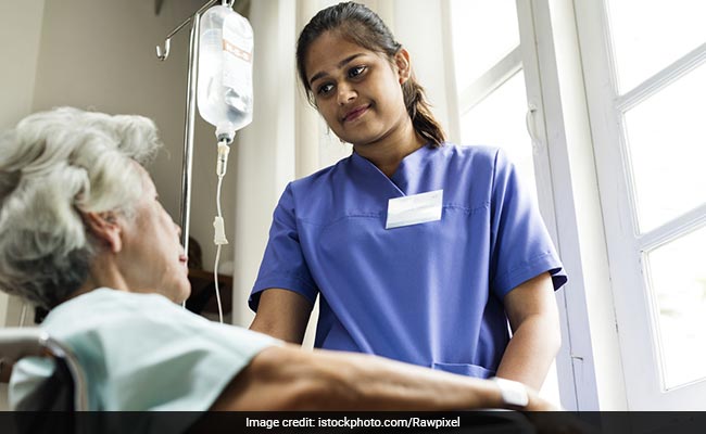 SGPGI Recruitment 2018: स्टाफ नर्स के पदों पर निकली वैकेंसी, 45 हजार से 1 लाख 42 हजार रुपये तक होगी सैलरी