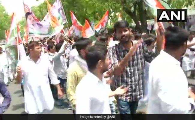 दिल्ली: यूथ कांग्रेस कार्यकर्ताओं का केंद्र सरकार के खिलाफ हल्ला बोल, भारत बचाओ आंदोलन किया लॉन्च