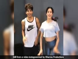 <i>Dhadak</i> Song <i>Zingaat</i>: How Excited Are Janhvi Kapoor And Ishaan Khatter? This Much <i>Dhadak</i> Song <i>Zingaat</i>: How Excited Are Janhvi Kapoor And Ishaan Khatter? This Much